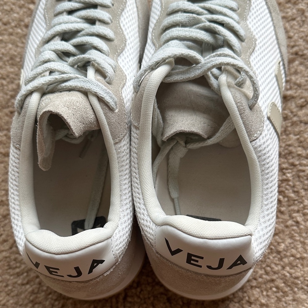 Veja Rio Branco Sneakers US9 MSRP $140 - Picture 7 of 10
